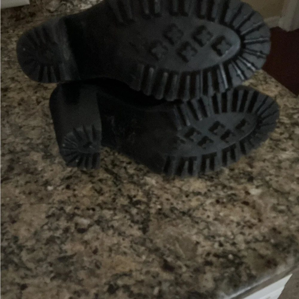 Dr. Martens Women's Black with Burgundy Toe Lace-Up Chunky Heel Boots - Picture 4 of 7